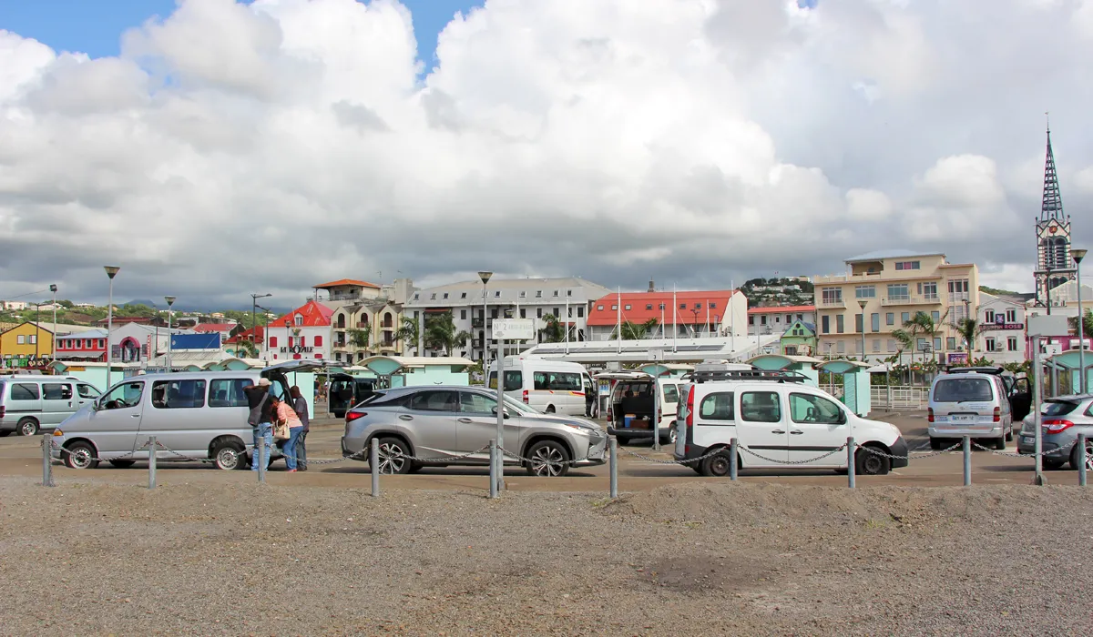 Gare des taxis de Fort-de-France Gare des taxis de Fort-de-France