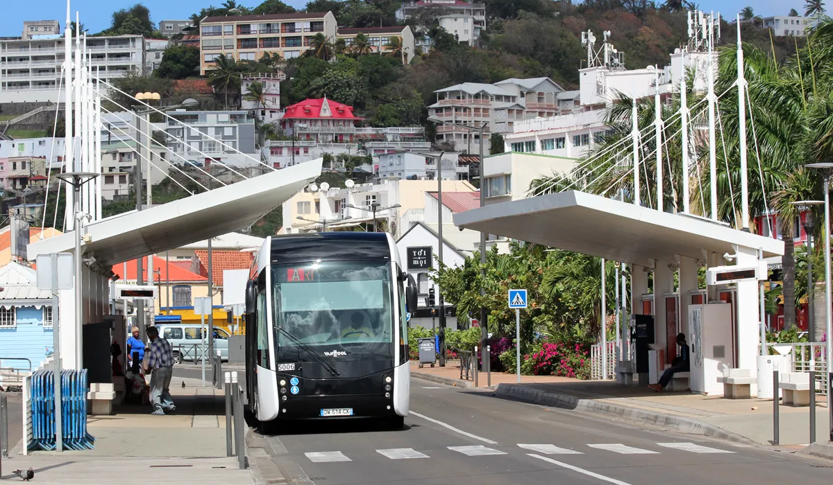 T.C.S.P. en gare à Fort-de-France T.C.S.P. en gare à Fort-de-France